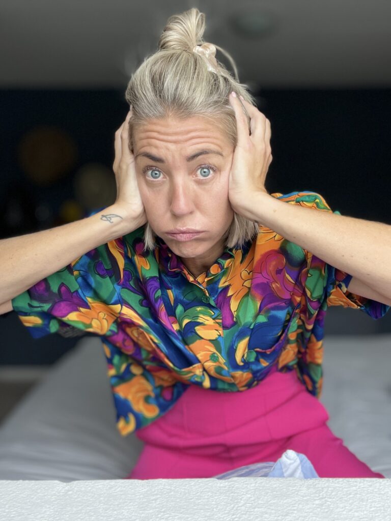 Tina Hofmann er podcast vært på ADHD søstre hvor hun fortæller om livet med diagnosen samt det at være pårørende til psykisk sygdom